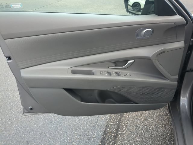 Used 2024 Hyundai Elantra SEL FWD image 12