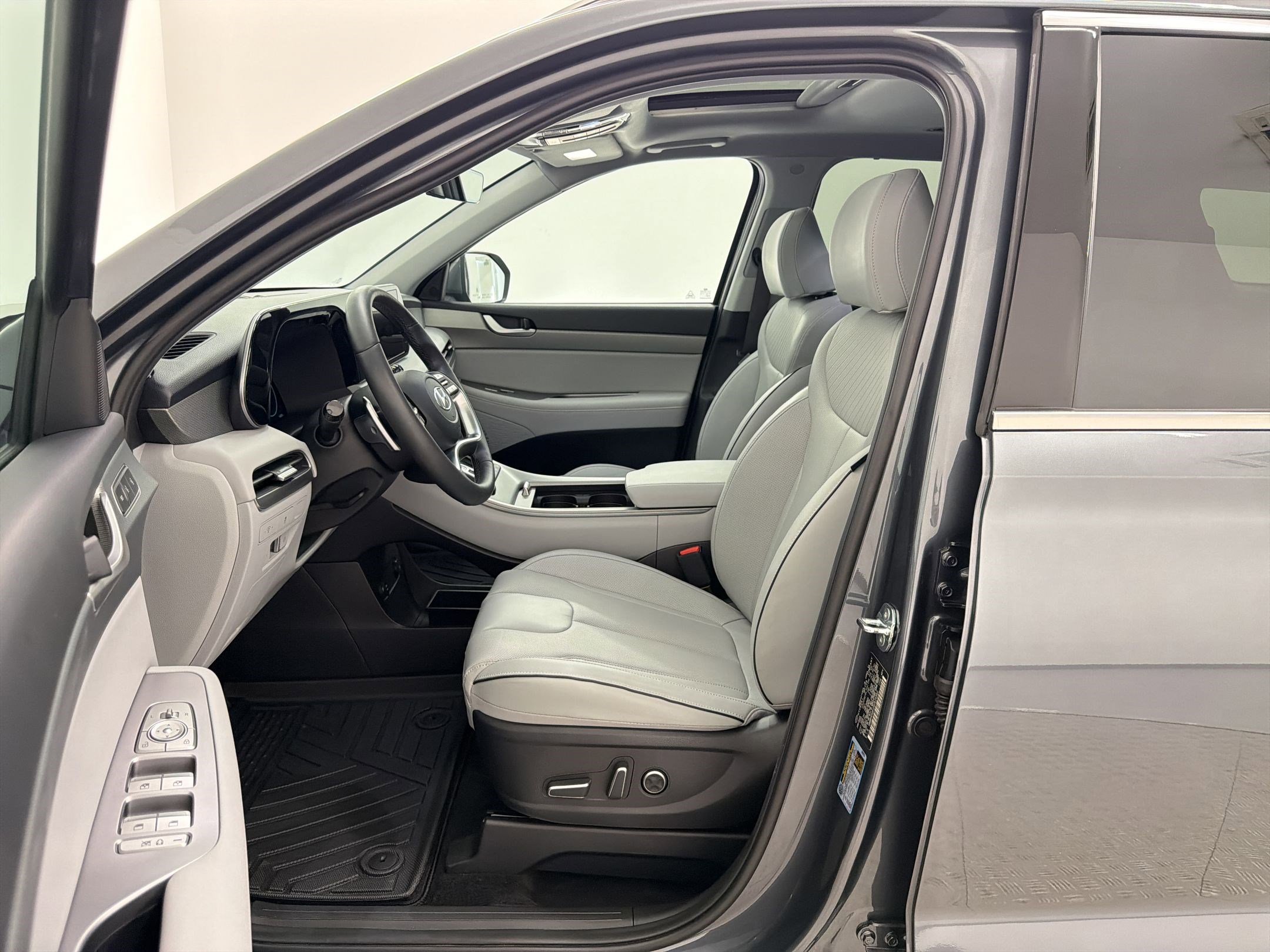 Used 2025 Hyundai Palisade SEL FWD image 5