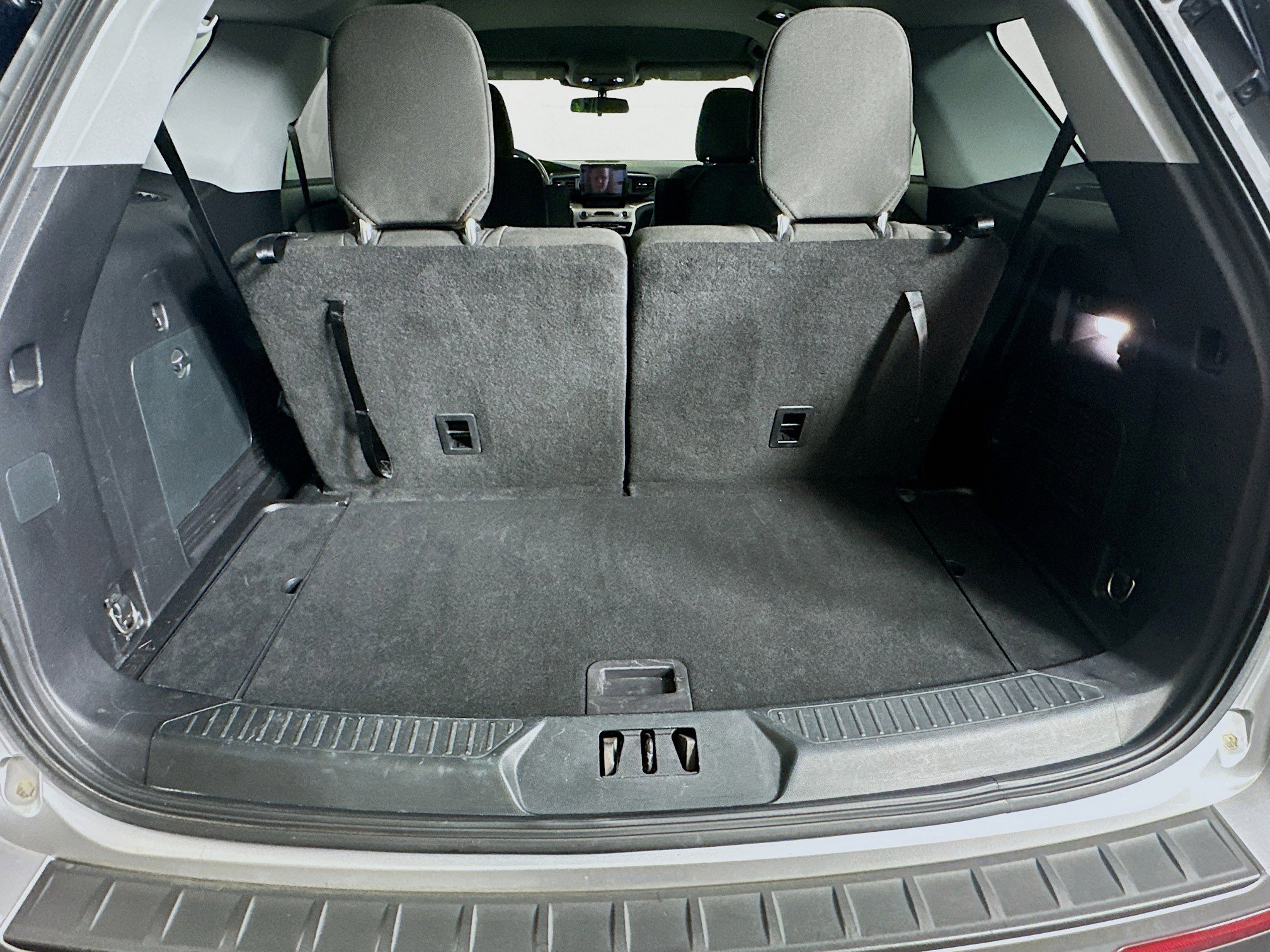 Used 2020 Ford Explorer XLT image 30