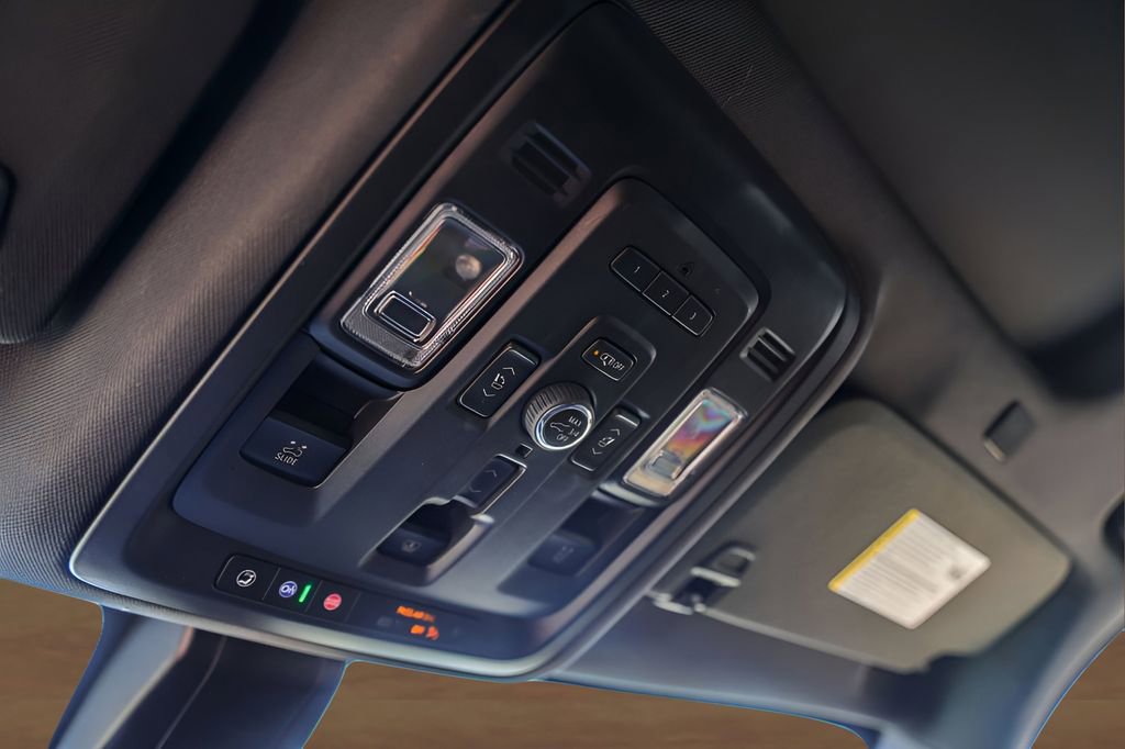 Used 2022 GMC Yukon AT4 image 22