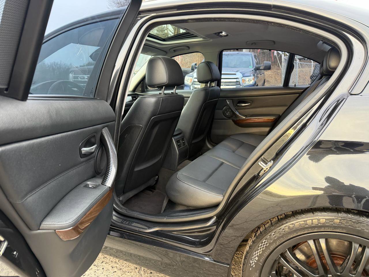 Used 2010 BMW 335i Sedan image 17