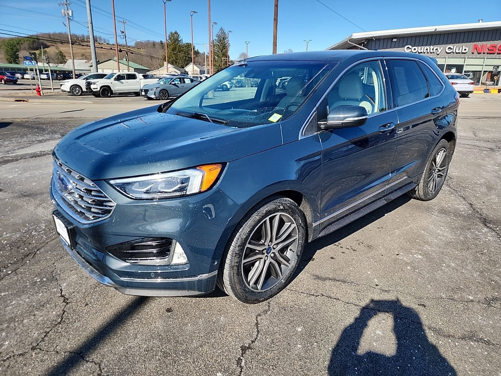 Used 2019 Ford Edge Titanium w/ Equipment Group 301A AWD/4WD image 4
