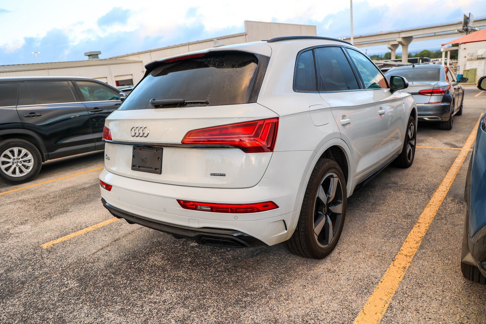 Used 2023 Audi Q5 2.0T Premium Plus w/ Premium Plus Package AWD/4WD image 7
