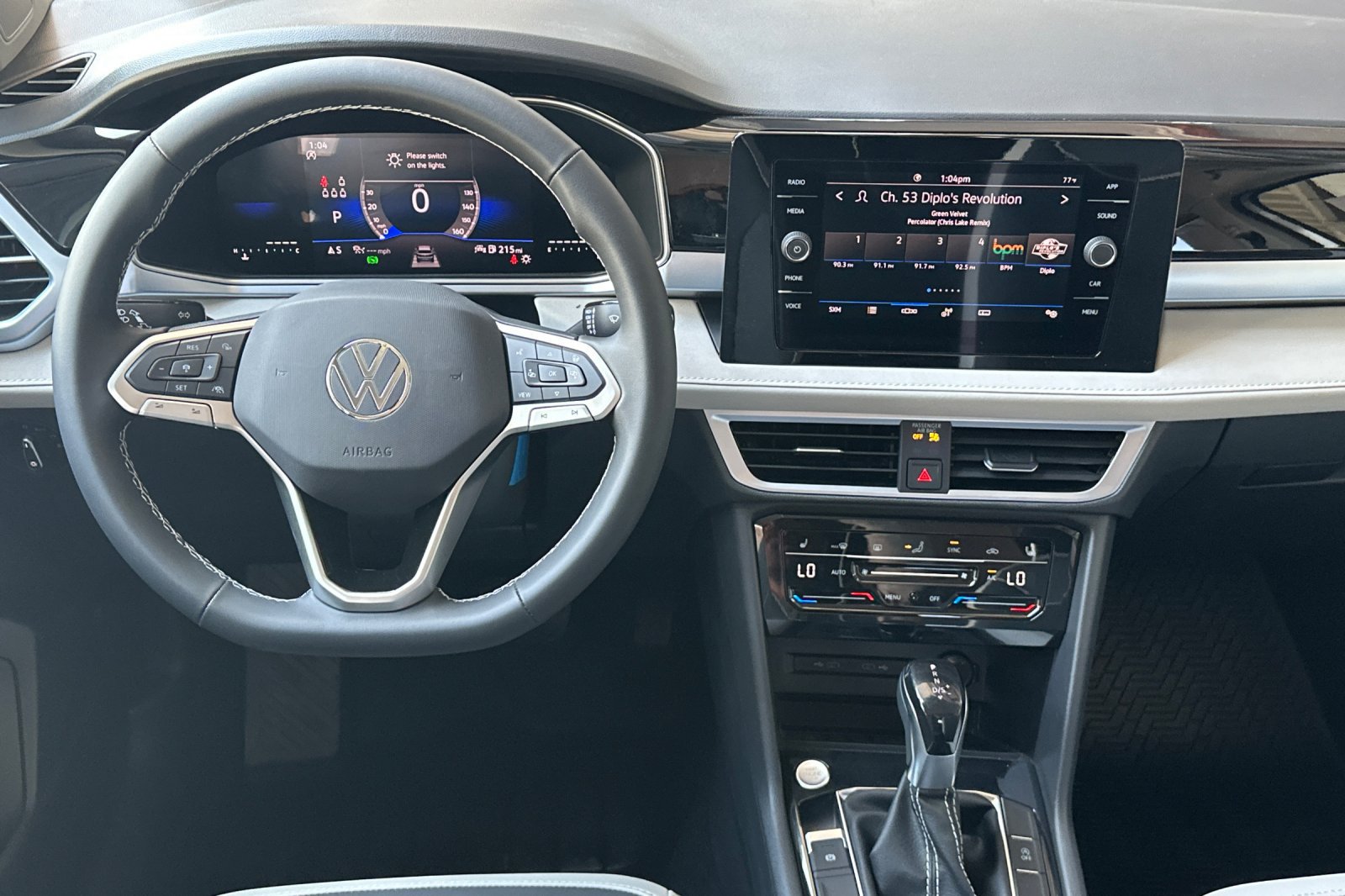 New 2027 Volkswagen Taos SE FWD image 12