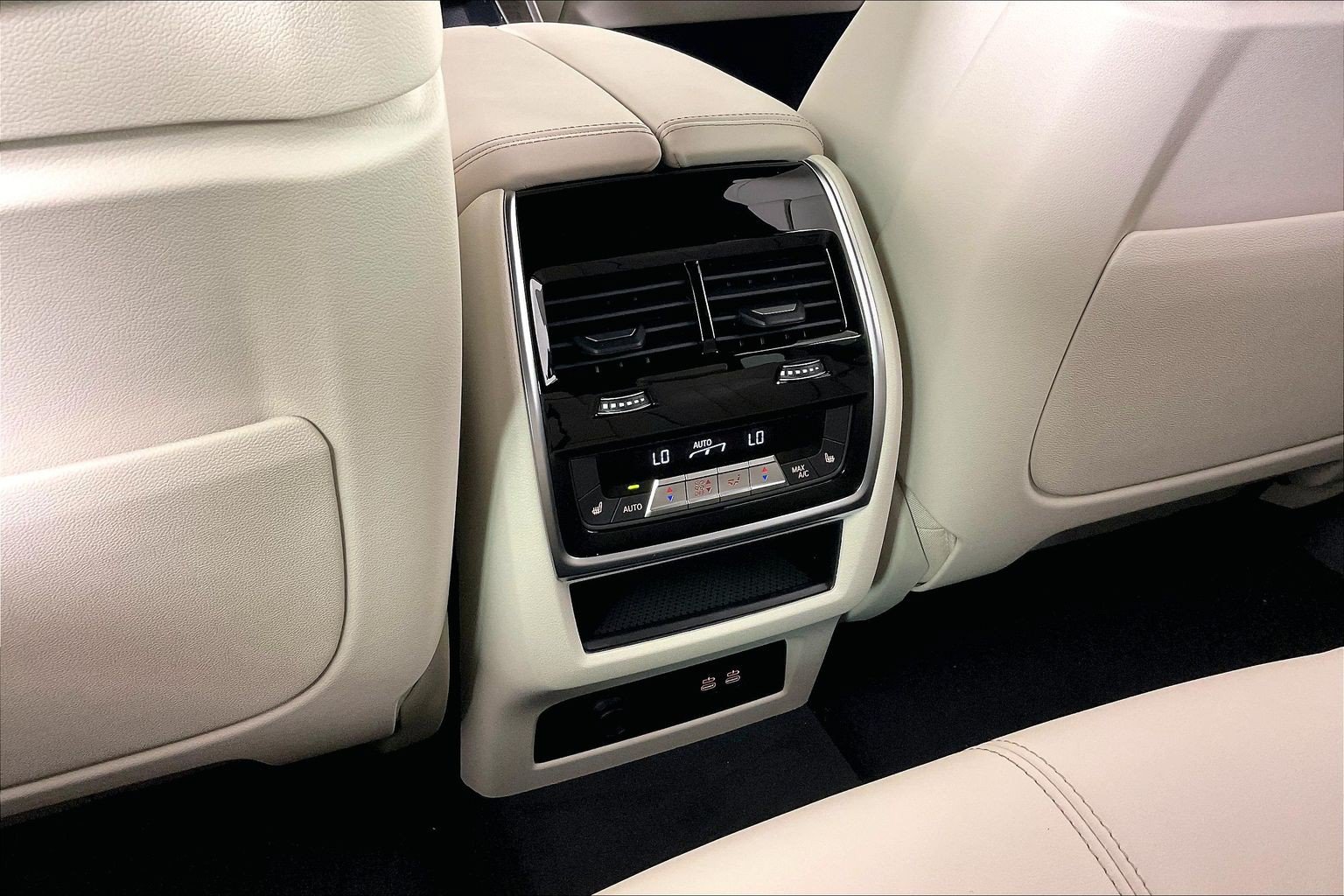 New 2026 BMW X5 xDrive40i w/ Executive Package AWD/4WD image 16
