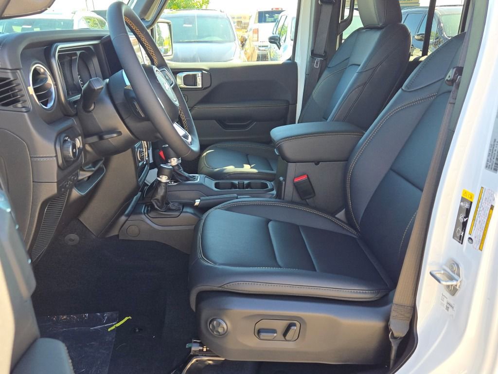Used 2024 Jeep Wrangler Sahara w/ Safety Group image 23