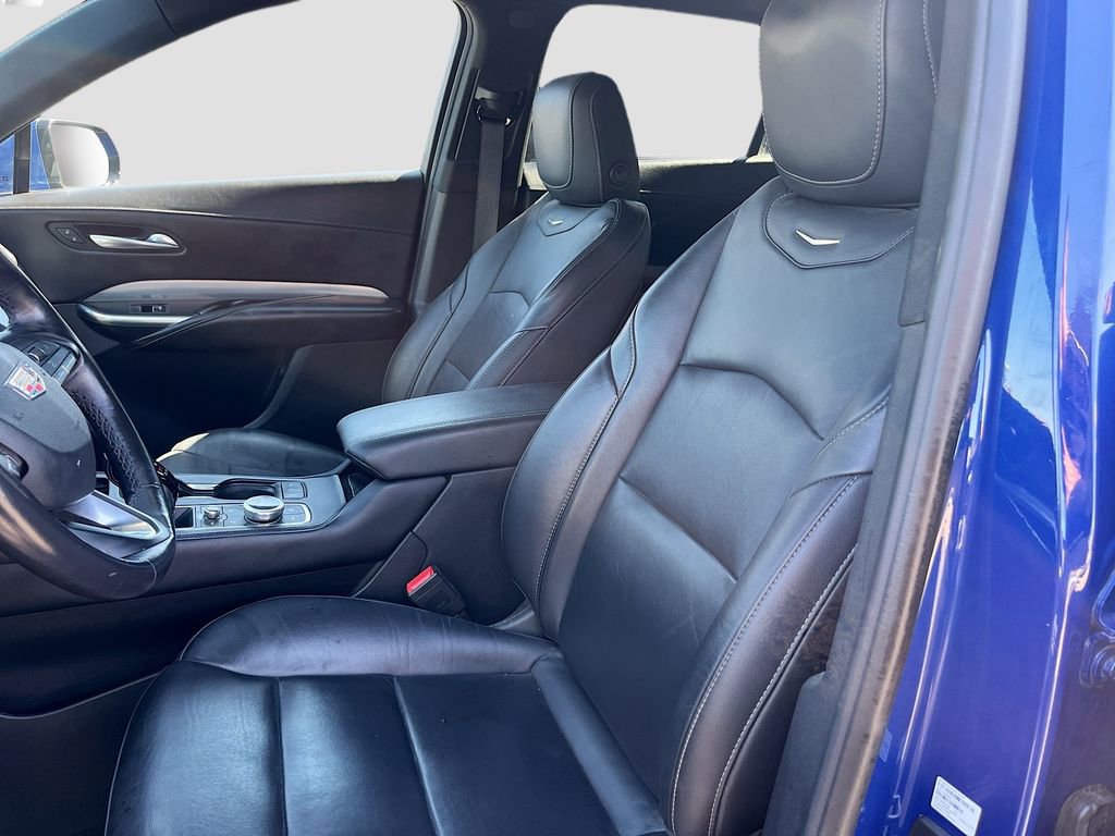 Used 2022 Cadillac XT4 Premium Luxury w/ Safety Alert Package FWD image 19