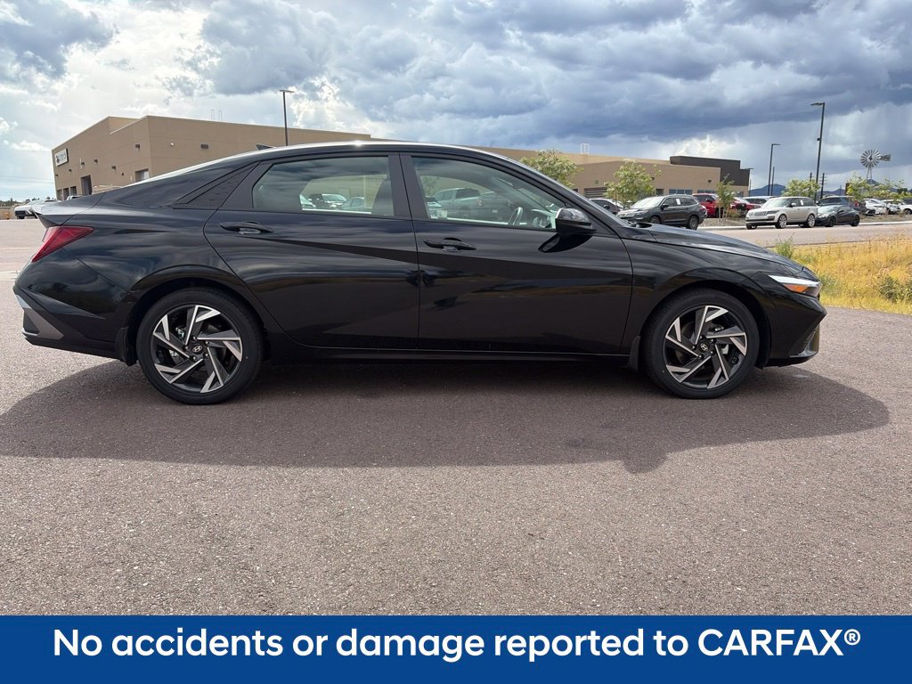 Certified 2025 Hyundai Elantra SEL FWD image 4