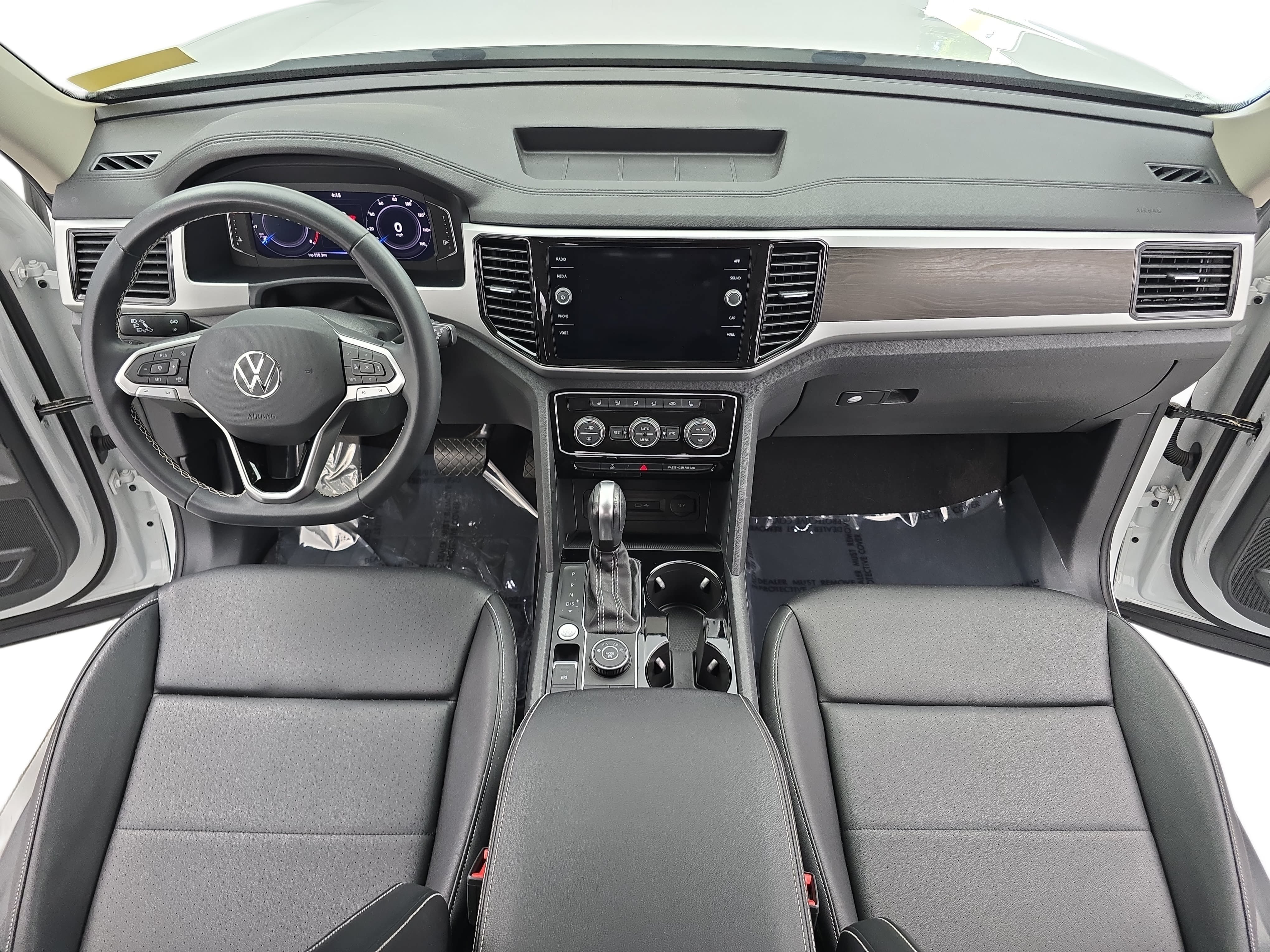 Certified 2023 Volkswagen Atlas SE w/ Black Wheel Package AWD/4WD image 9