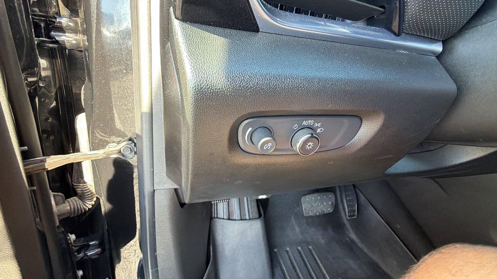 Used 2022 Chevrolet Traverse RS AWD/4WD image 28