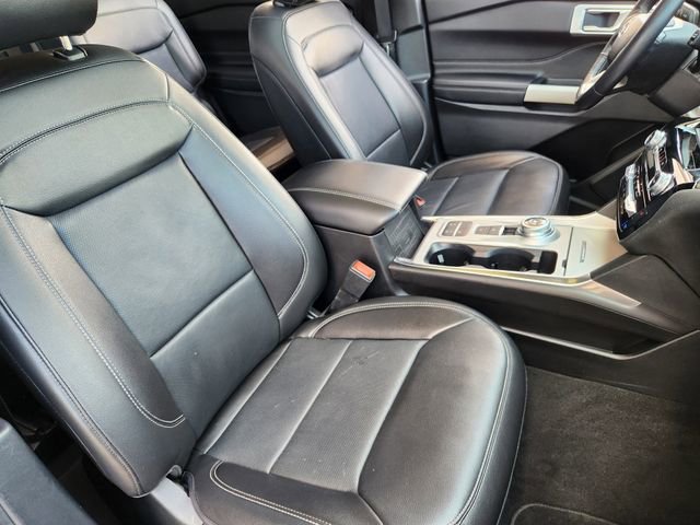 Used 2022 Ford Explorer Limited w/ Equipment Group 301A RWD image 12