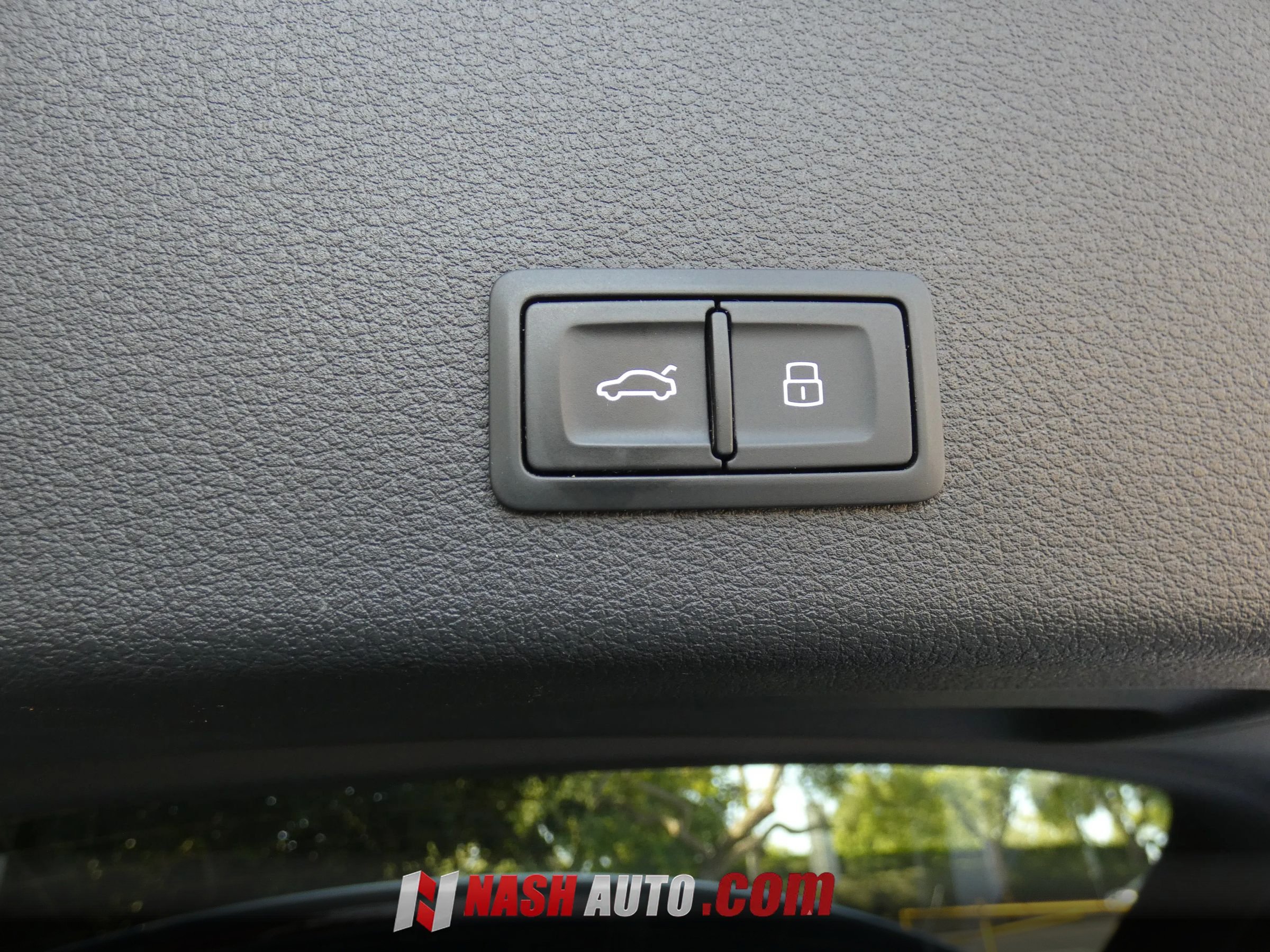 Used 2021 Audi e-tron Premium Plus AWD/4WD image 70