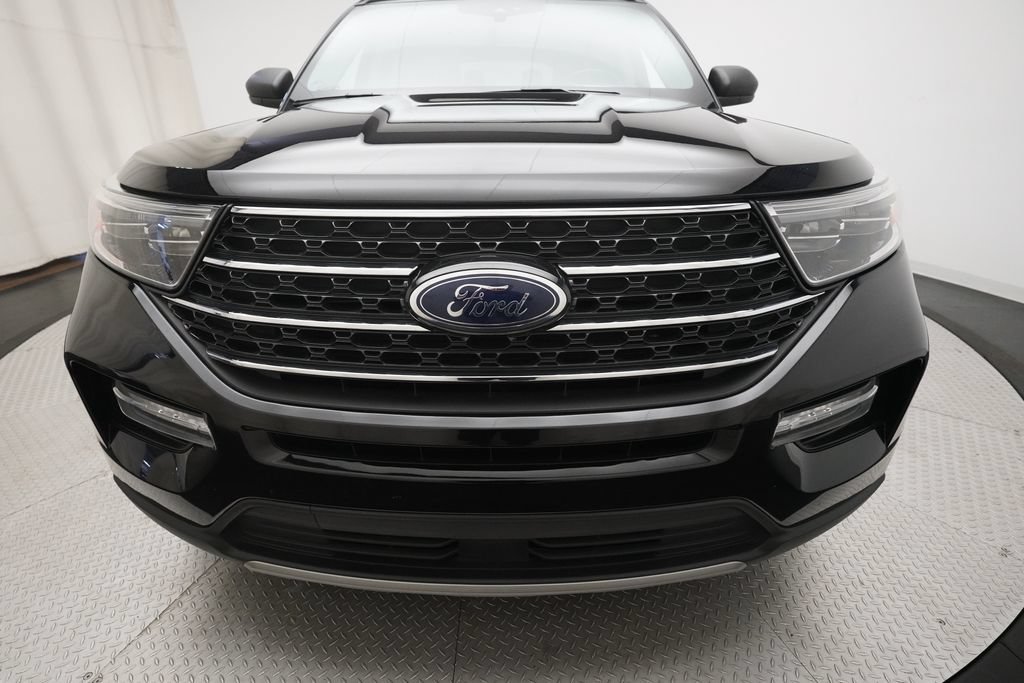 Used 2023 Ford Explorer XLT w/ Equipment Group 202A AWD/4WD image 23
