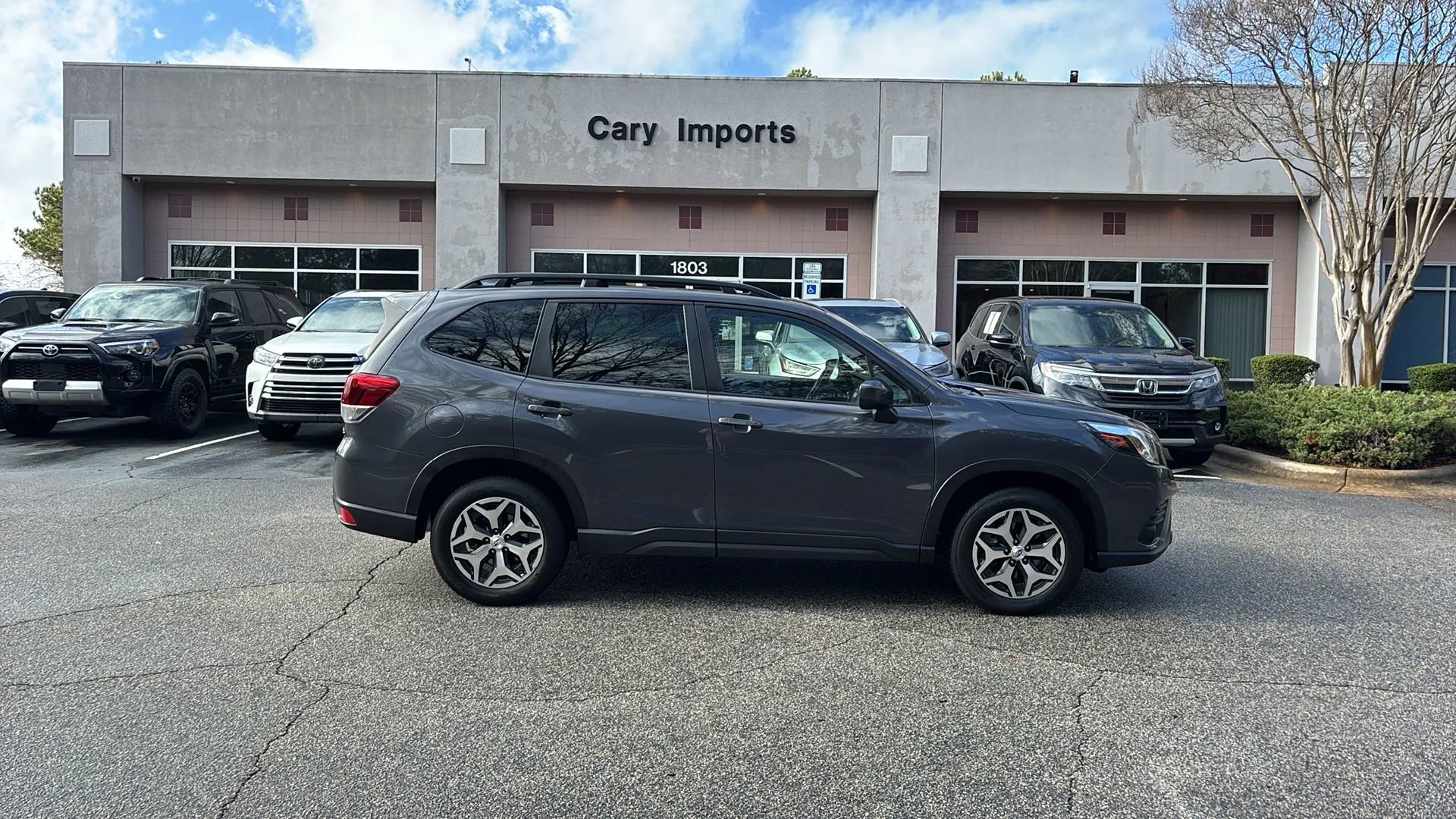 Used 2023 Subaru Forester Premium image 4
