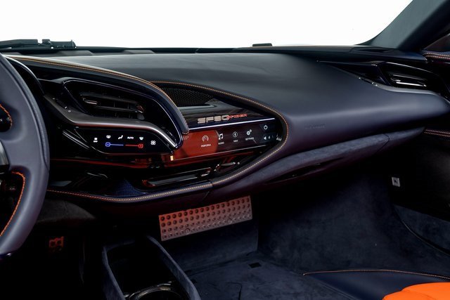 Used 2024 Ferrari SF90 Spider image 27