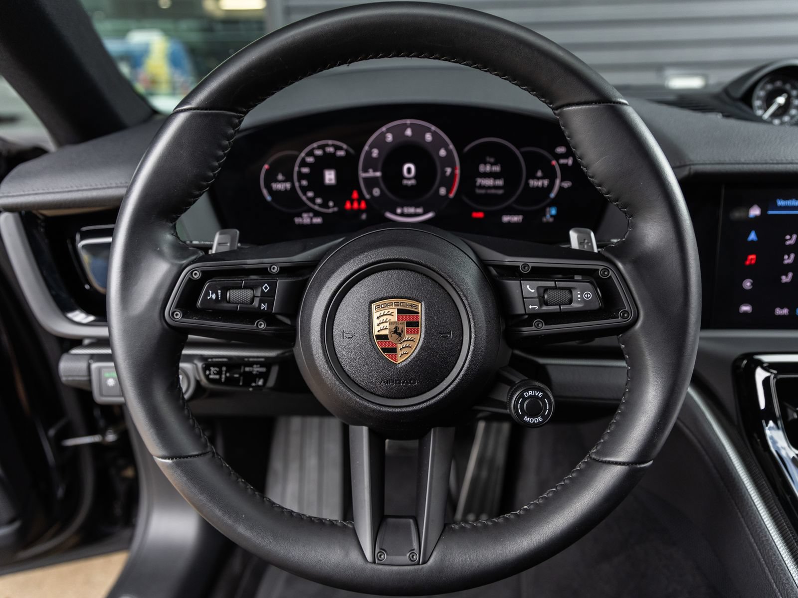 Certified 2025 Porsche Panamera image 26