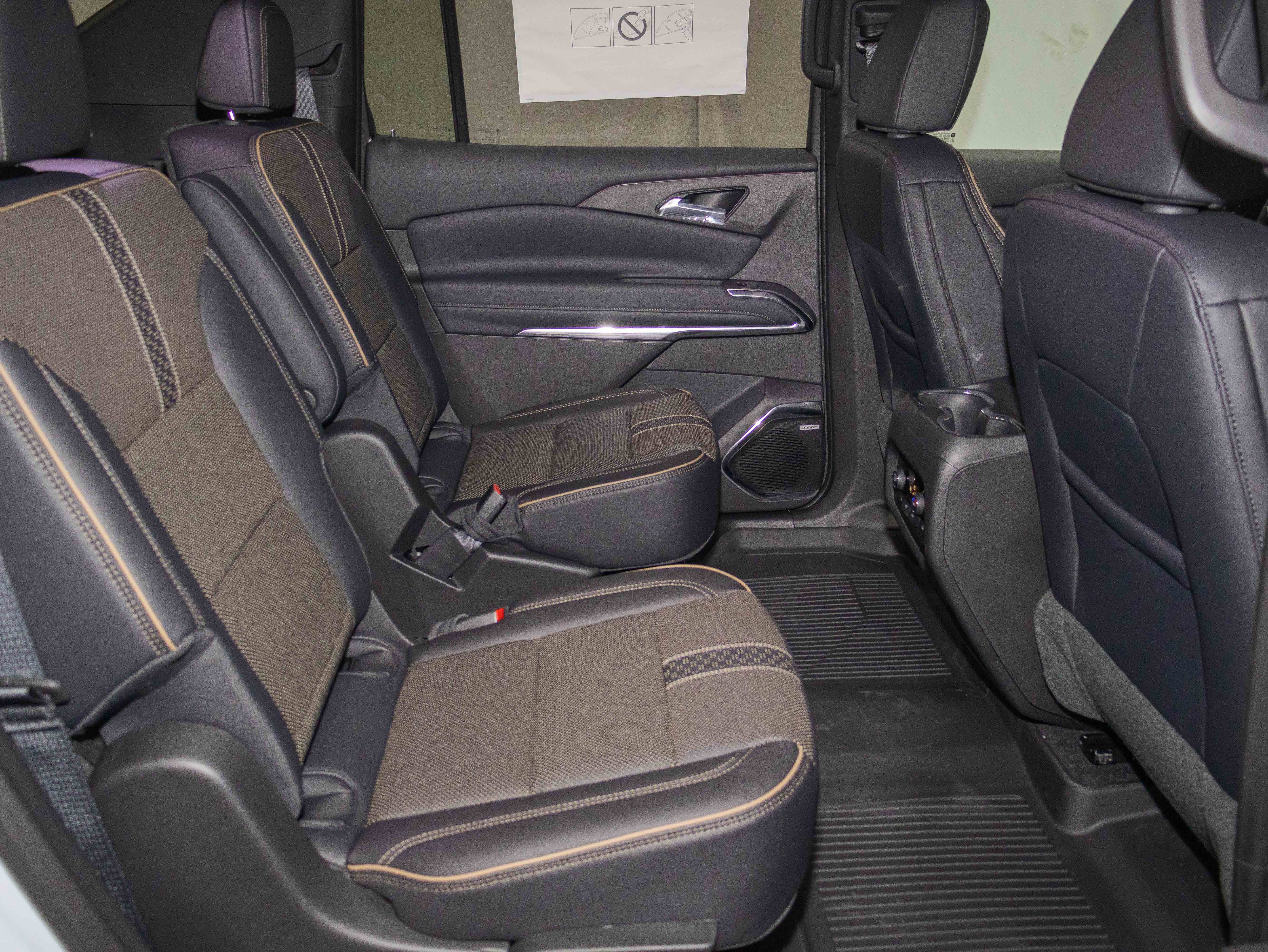 New 2026 Chevrolet Traverse High Country FWD image 13