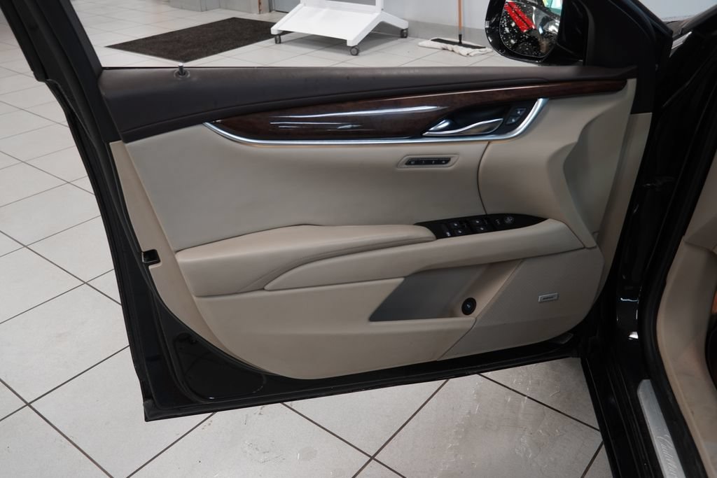 Used 2013 Cadillac XTS Premium AWD/4WD image 6