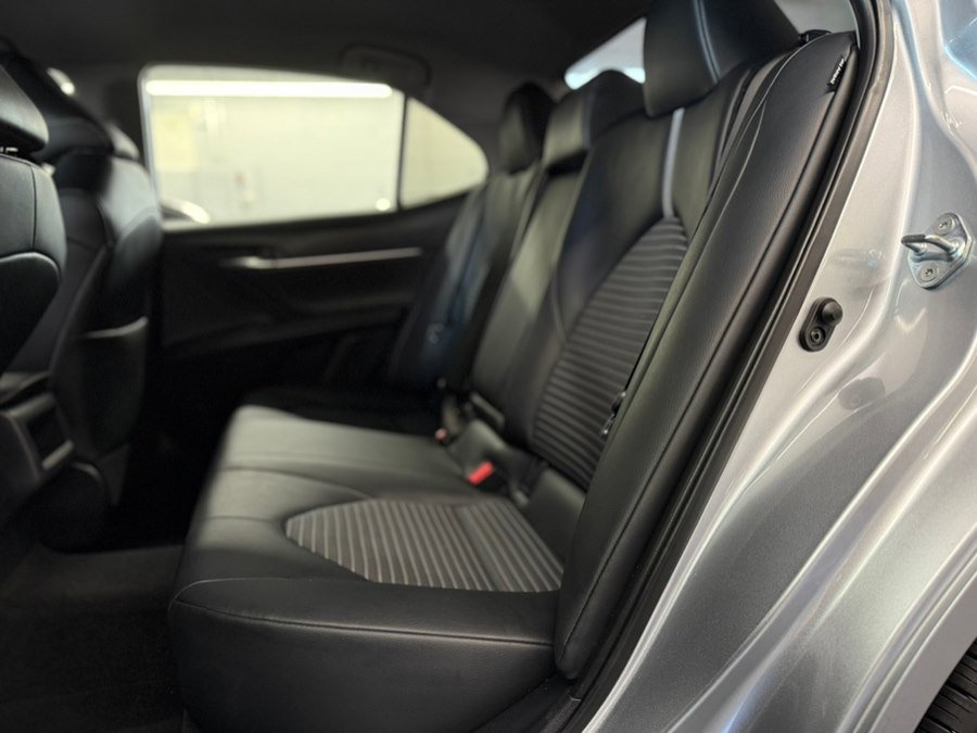 Used 2021 Toyota Camry SE FWD image 28