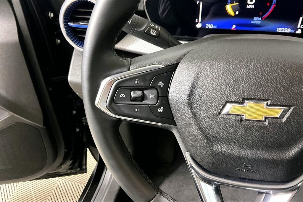 Used 2025 Chevrolet Trax LT w/ LT Convenience Package image 14