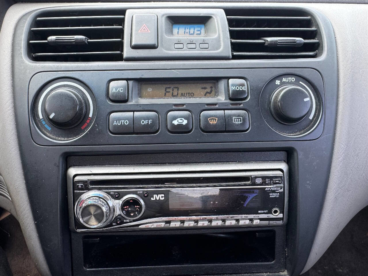 Used 2001 Honda Accord EX image 17