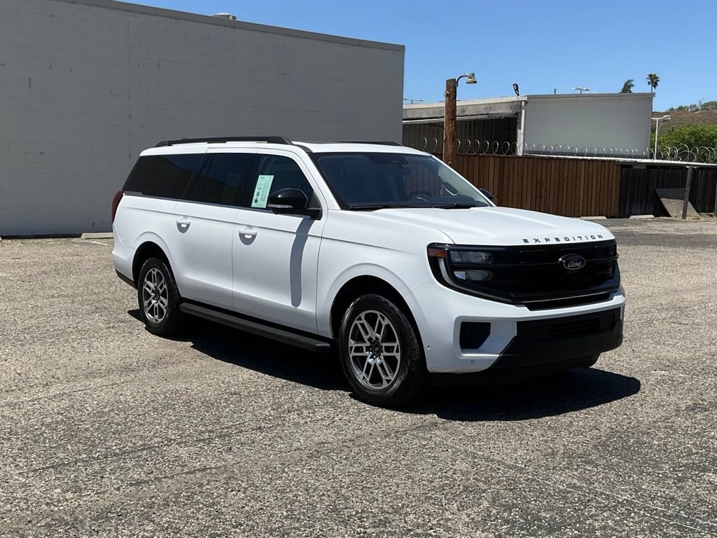 Used 2025 Ford Expedition Max Active AWD/4WD image 8