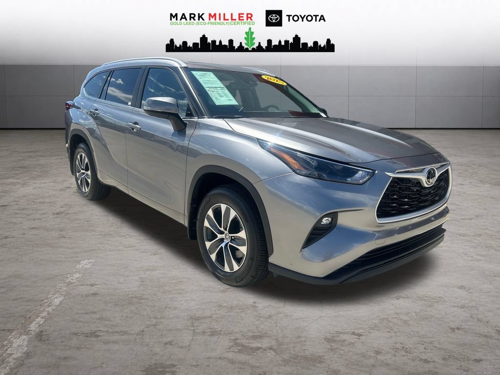Certified 2025 Toyota Highlander XLE AWD/4WD image 8