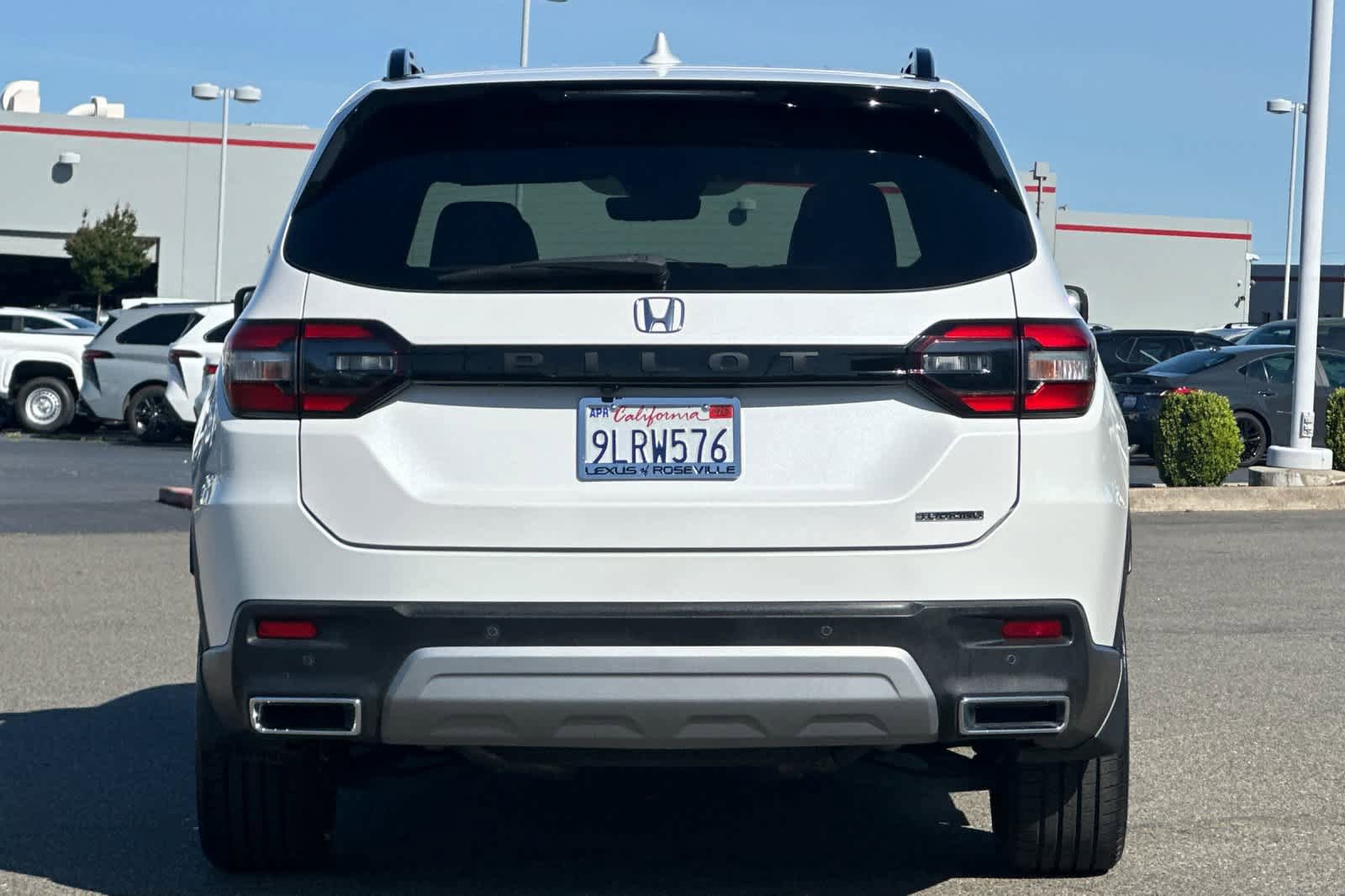 Used 2024 Honda Pilot Touring image 8