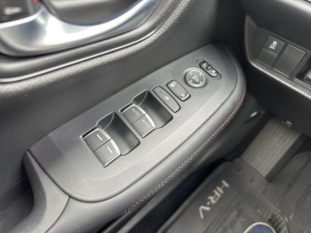 Used 2025 Honda HR-V Sport image 14