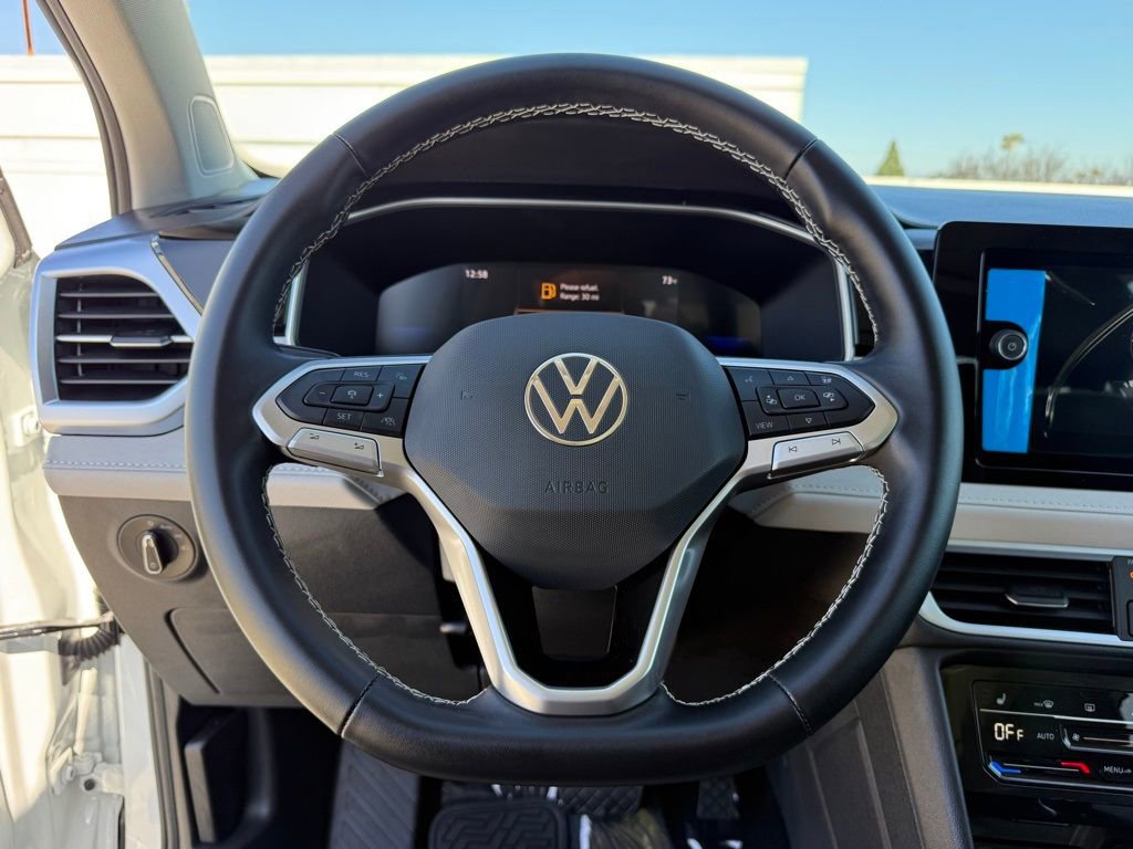New 2026 Volkswagen Taos SE image 15