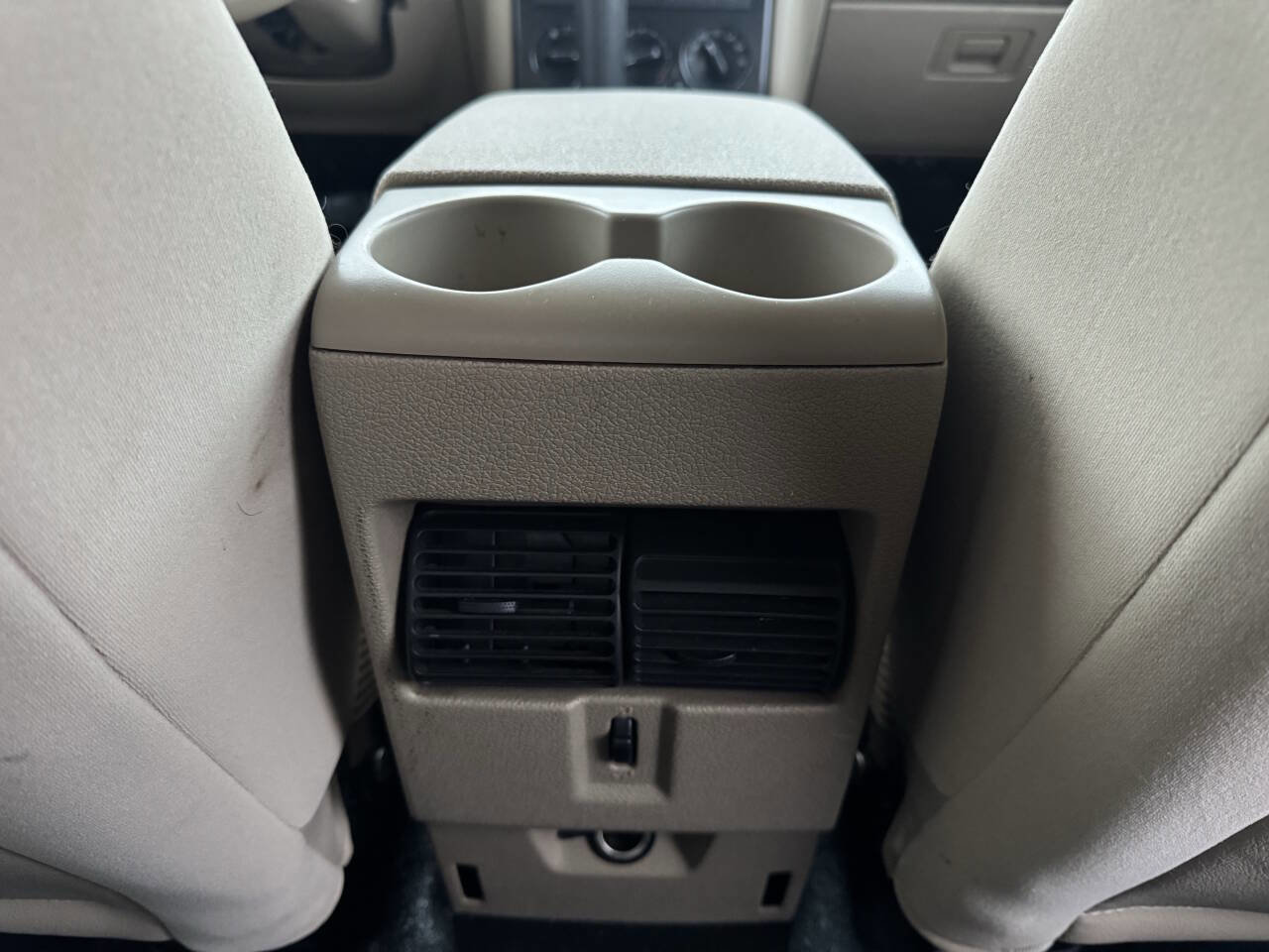 Used 2008 Ford Explorer Sport Trac XLT image 24