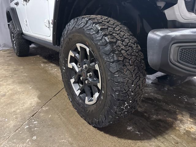 Used 2025 Jeep Wrangler Unlimited Rubicon AWD/4WD image 18