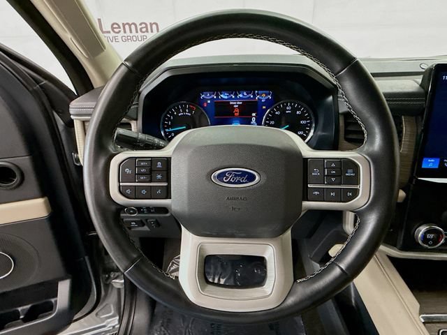 Used 2023 Ford Expedition Limited AWD/4WD image 11