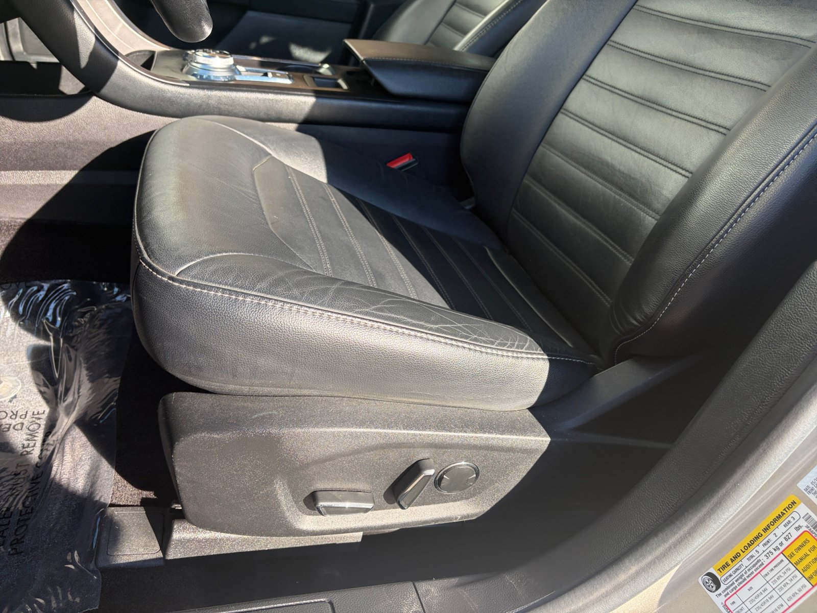 Used 2017 Ford Fusion SE w/ Fusion SE Technology Package AWD/4WD image 13