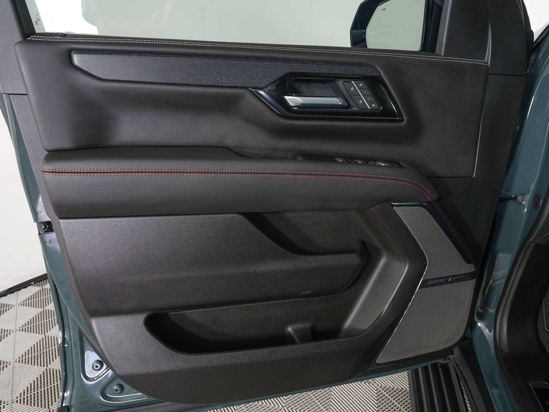 Used 2026 GMC Yukon AT4 Ultimate AWD/4WD image 16