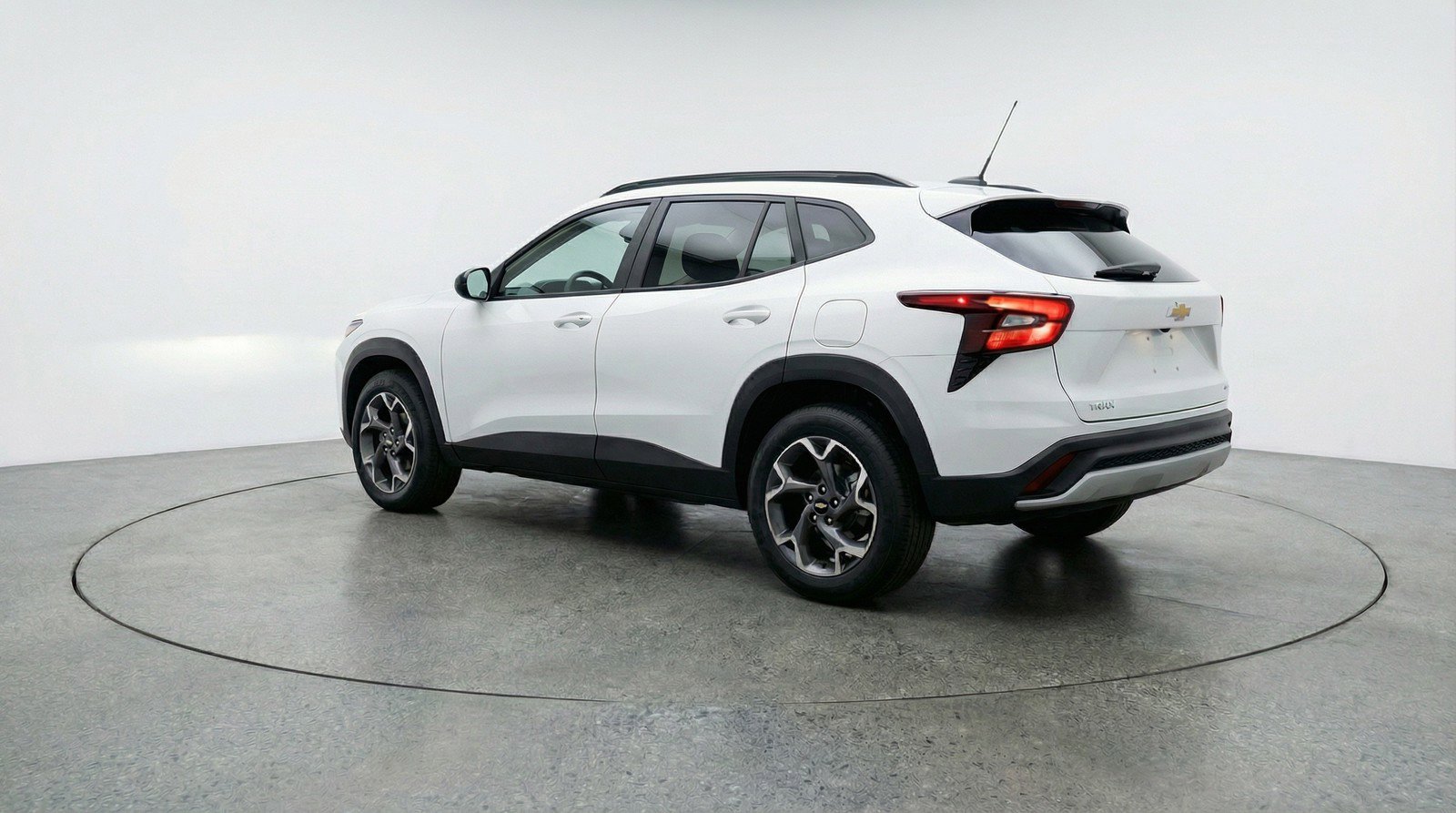 Used 2025 Chevrolet Trax LT w/ LT Convenience Package FWD image 6