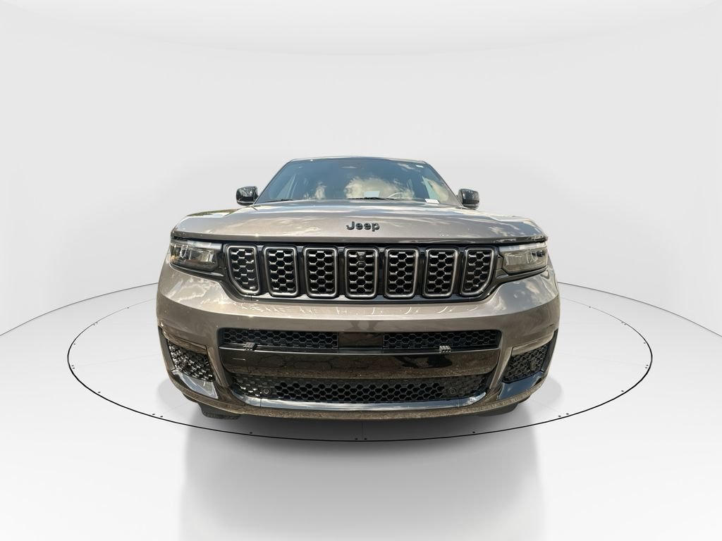 Used 2025 Jeep Grand Cherokee L Summit AWD/4WD image 3