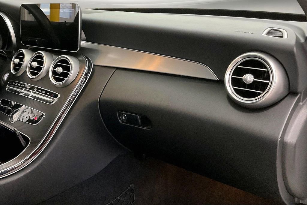 Used 2019 Mercedes-Benz C 300 4MATIC Sedan image 17