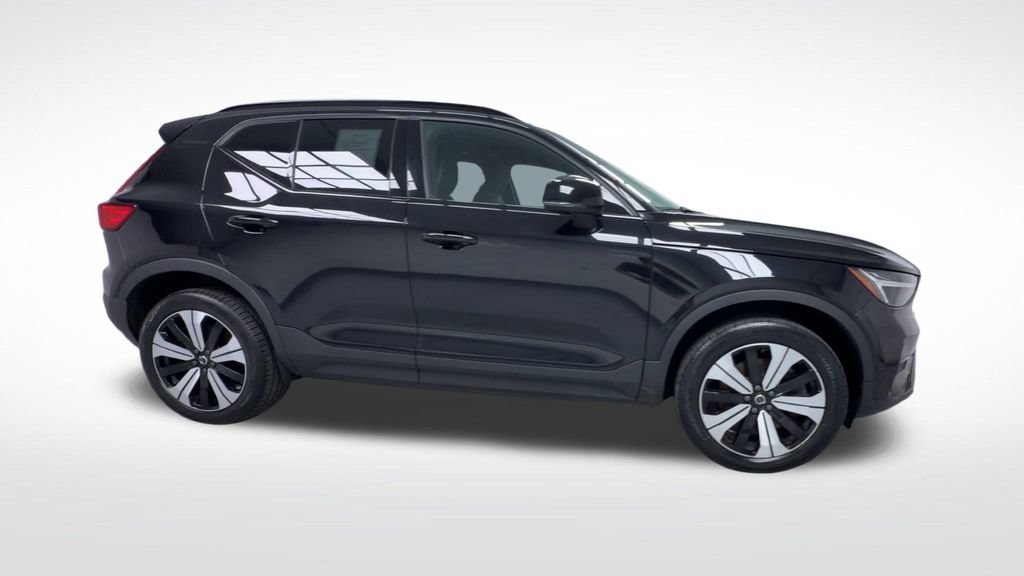 Used 2023 Volvo XC40 Recharge Plus AWD/4WD image 9