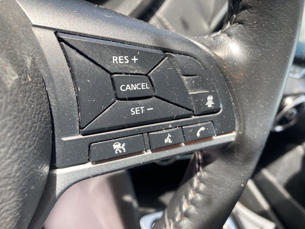 Used 2022 Nissan Sentra SV FWD image 40