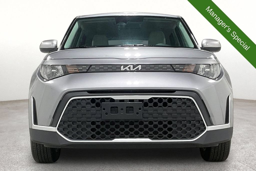 Used 2025 Kia Soul LX w/ LX Technology Package FWD image 4