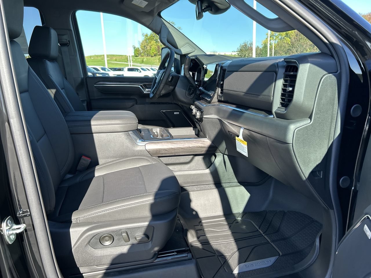 New 2026 Chevrolet Silverado 3500 LTZ w/ LTZ Convenience Package AWD/4WD image 15