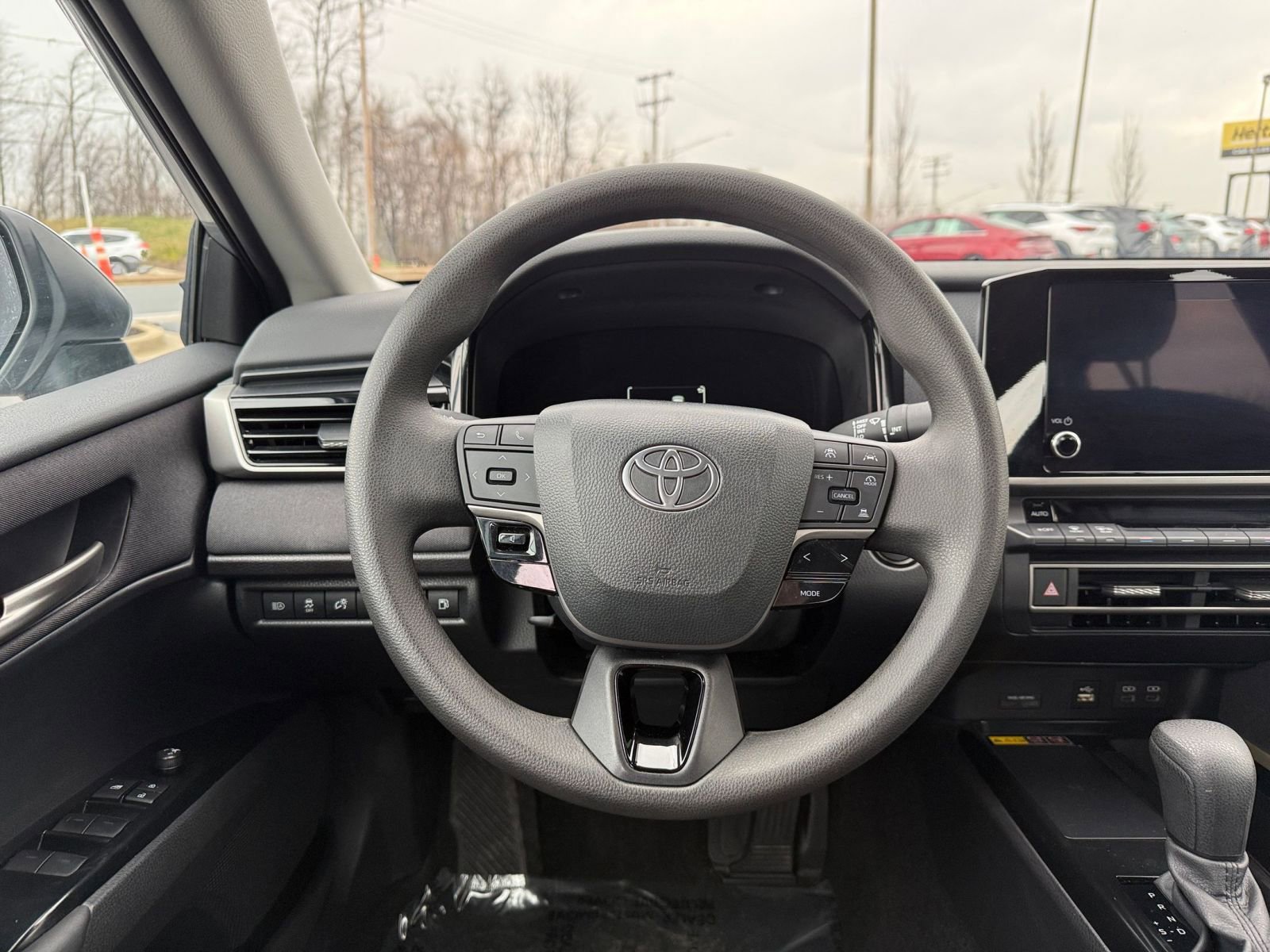 Used 2025 Toyota Camry LE image 28