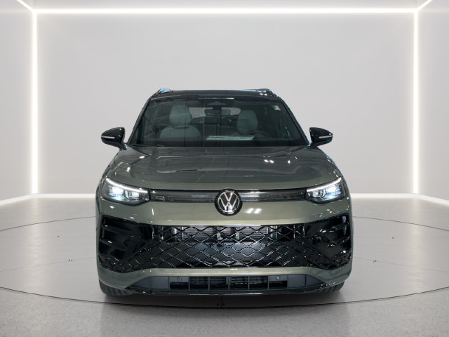 New 2026 Volkswagen Tiguan SE R-Line AWD/4WD image 9