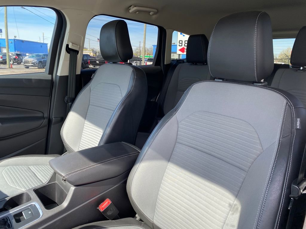 Used 2018 Ford Escape SE w/ SE Sport Appearance Package FWD image 10