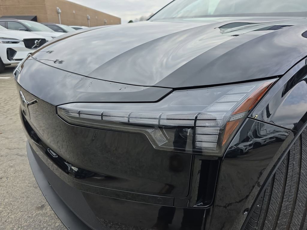 Certified 2025 Volvo EX30 Ultra w/ Climate Package image 31