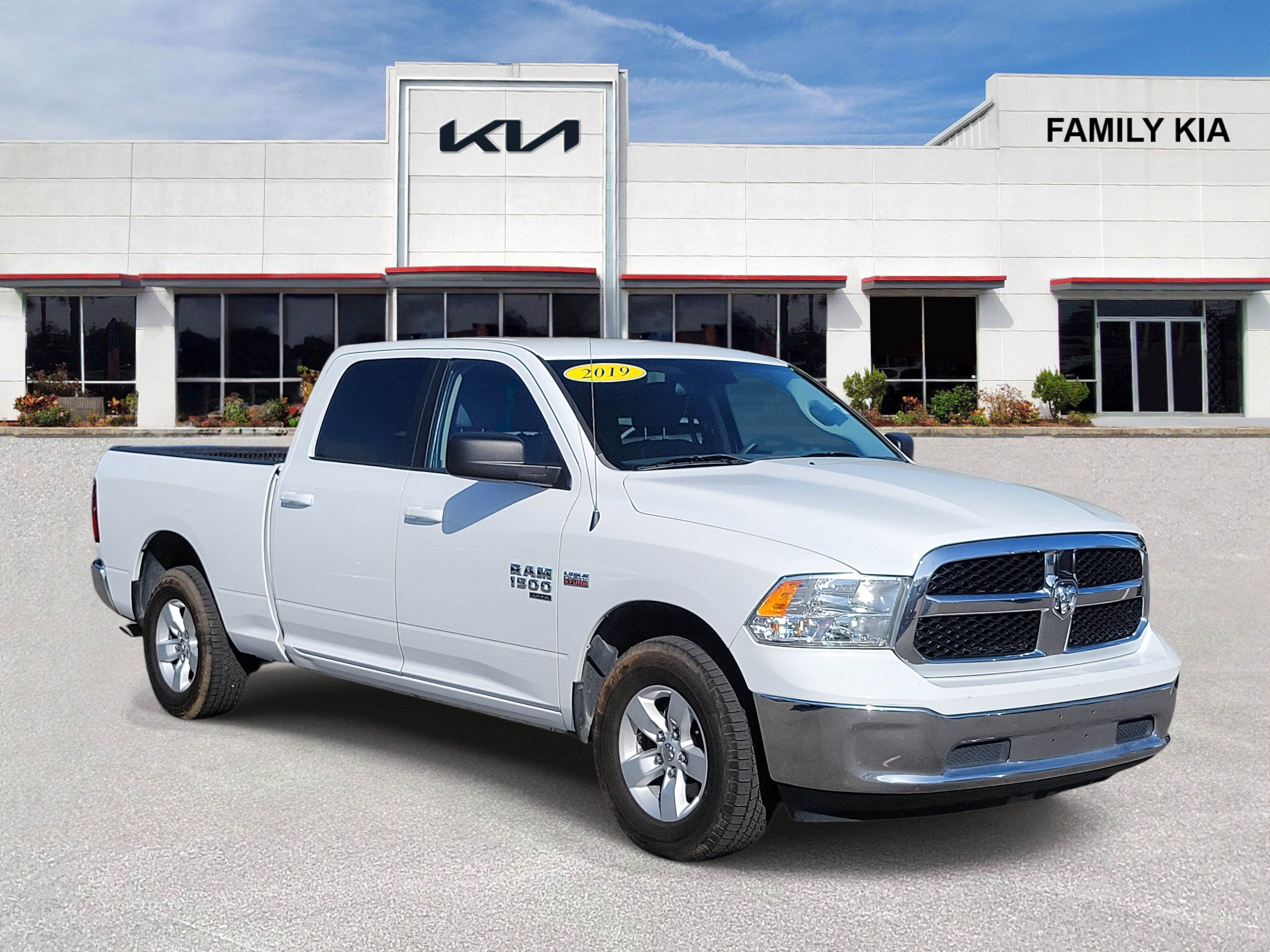 Used 2019 RAM 1500 Classic SLT image 1