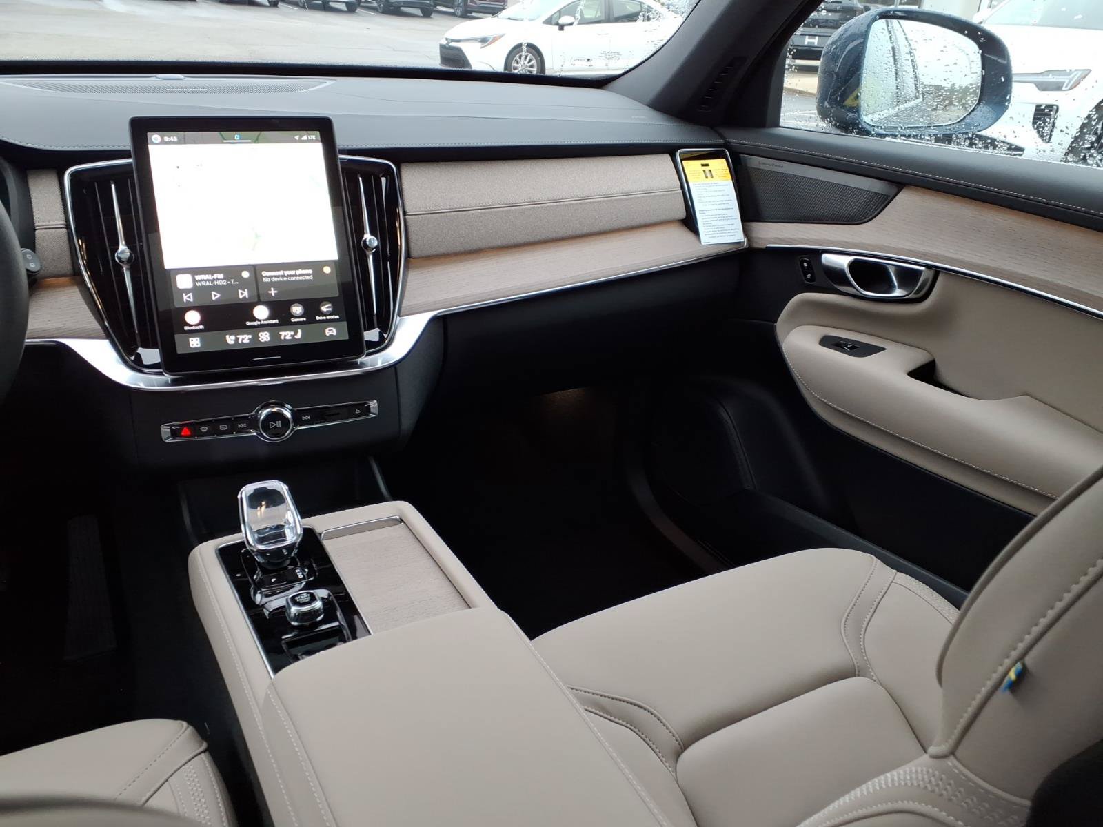New 2026 Volvo XC90 B6 Plus w/ Protection Package Premier AWD/4WD image 14