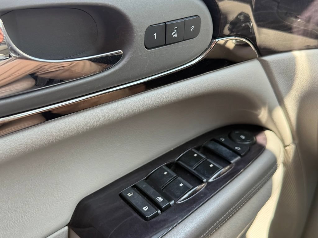 Used 2017 Buick Enclave Leather FWD image 13