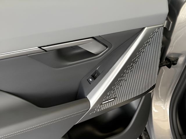 Used 2025 BMW 530i w/ Premium Package image 26